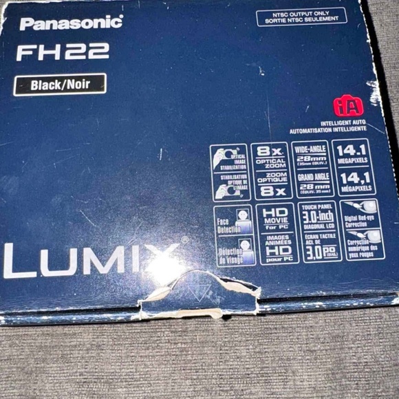 Panasonic Lumix DMC-FH20 Digital Camera 14.1MP 8x Optical Zoom Brand New Black - Picture 1 of 6